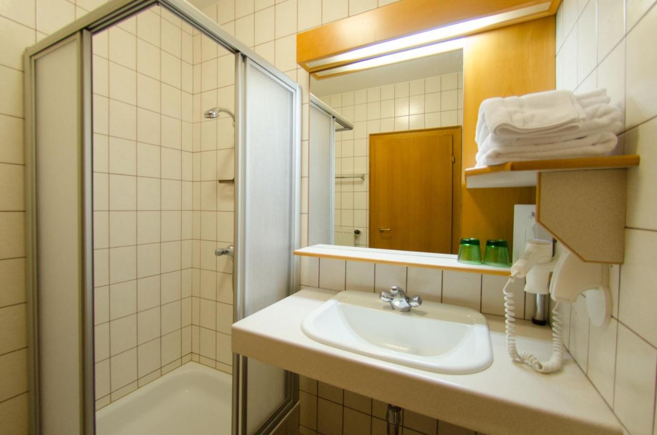 Hotel Goldenes Schiff Engelhartszell Ngoại thất bức ảnh